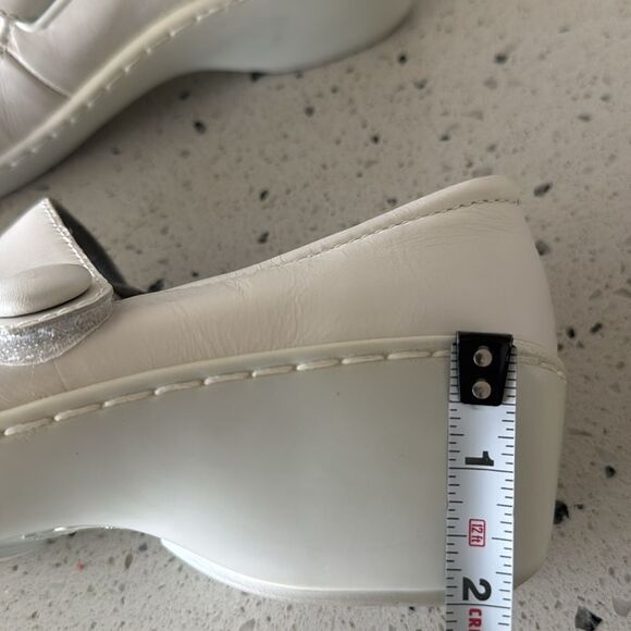 Klogs Footwear White Leather Mary Jane Wedge Shoes Slip Resistant Size 6.5 EUC - Picture 7 of 12